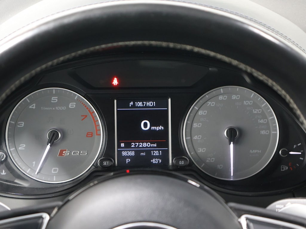 Thumbnail: 2016 Audi SQ5 - 18