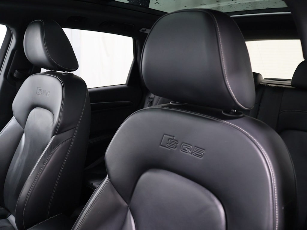 Thumbnail: 2016 Audi SQ5 - 12