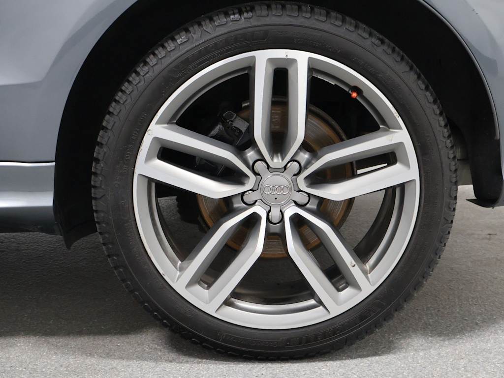 Thumbnail: 2016 Audi SQ5 - 40