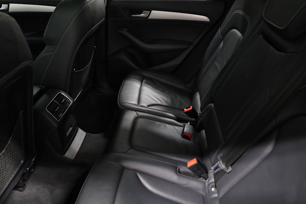 Thumbnail: 2014 Audi SQ5 - 13