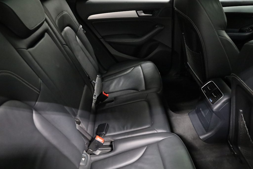 Thumbnail: 2014 Audi SQ5 - 34