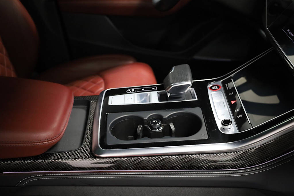 Thumbnail: 2023 Audi SQ8 - 17