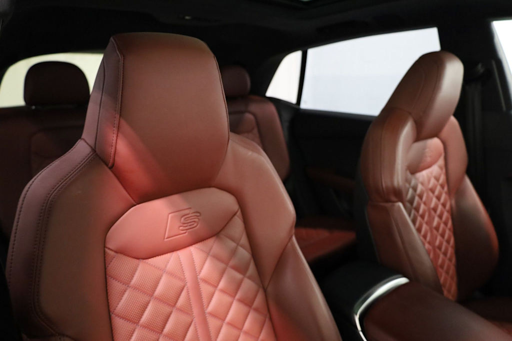 Thumbnail: 2023 Audi SQ8 - 28