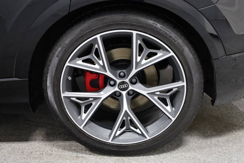 Thumbnail: 2023 Audi SQ8 - 38