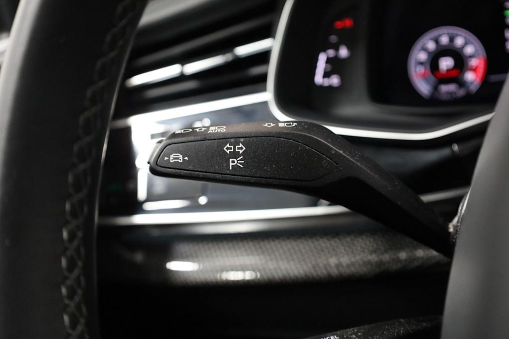 Thumbnail: 2023 Audi SQ8 - 33