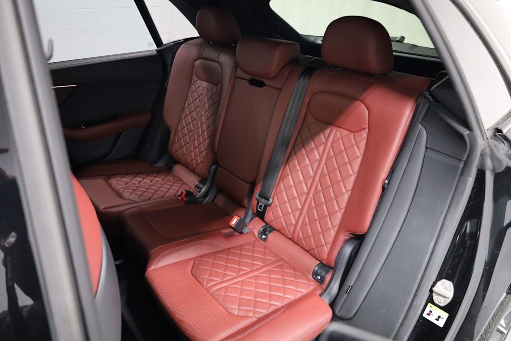 Thumbnail: 2023 Audi SQ8 - 13