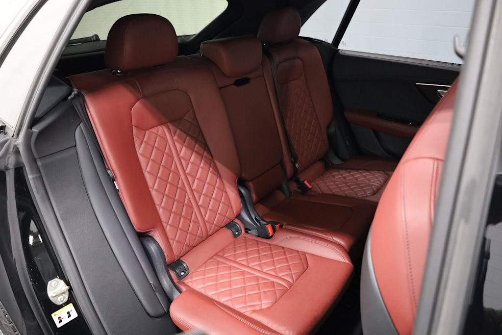 Thumbnail: 2023 Audi SQ8 - 36