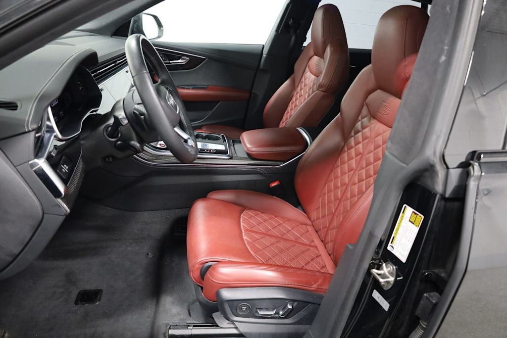 Thumbnail: 2023 Audi SQ8 - 11