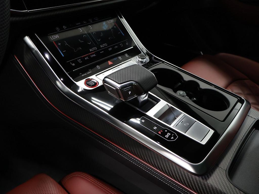 Thumbnail: 2024 Audi SQ8 - 17
