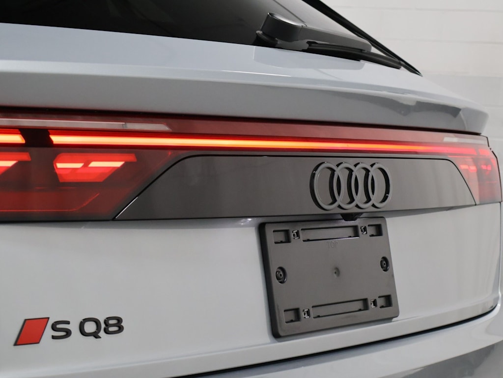 Thumbnail: 2024 Audi SQ8 - 7