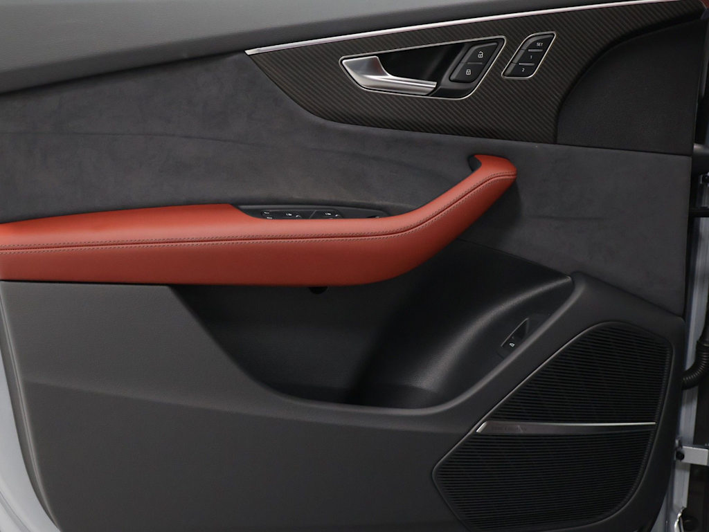 Thumbnail: 2024 Audi SQ8 - 27