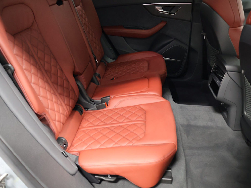 Thumbnail: 2024 Audi SQ8 - 39