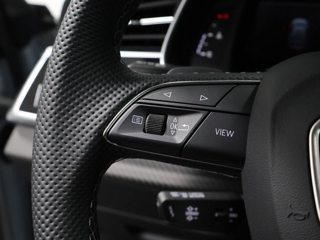 Thumbnail: 2024 Audi SQ8 - 32