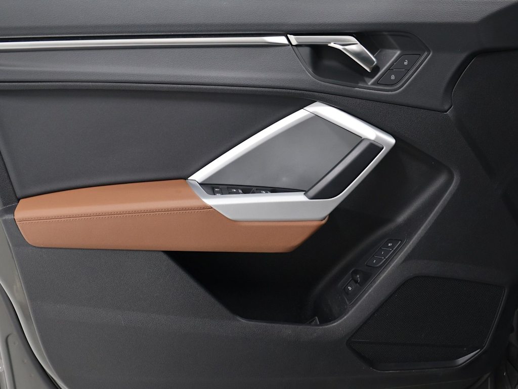 Thumbnail: 2023 Audi Q3 - 26