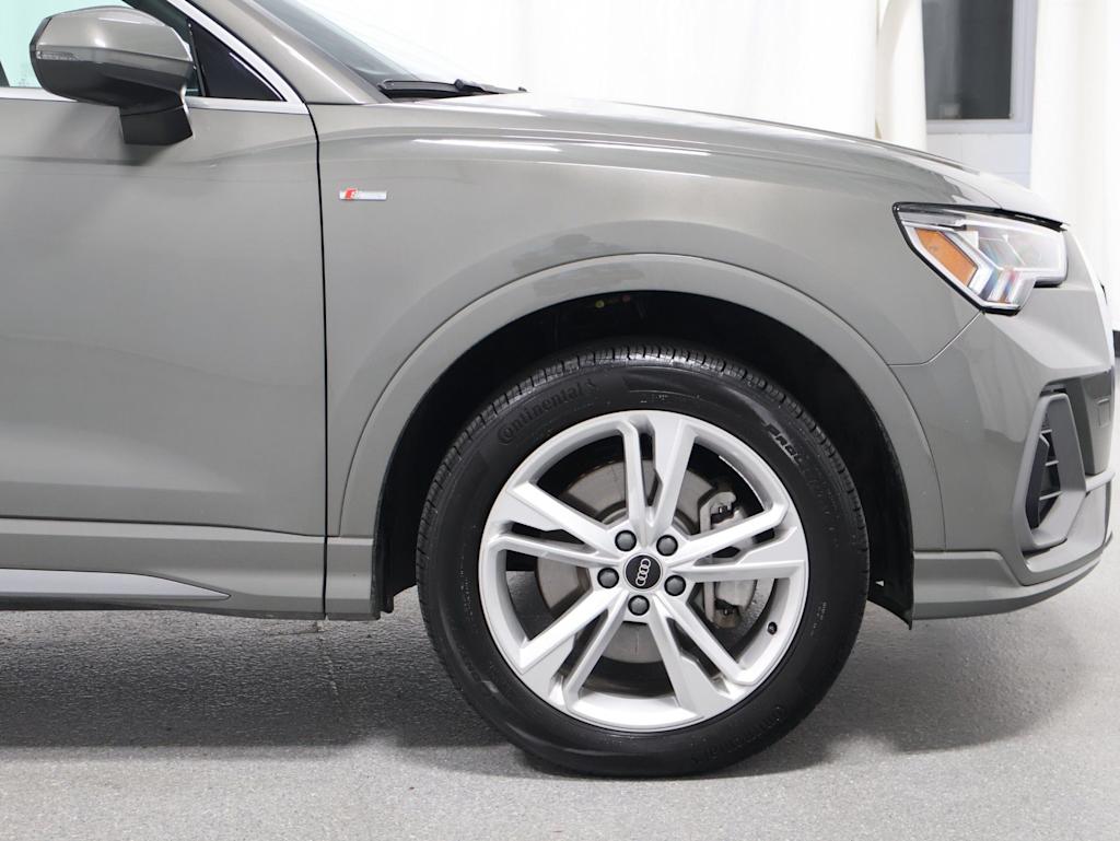 Thumbnail: 2023 Audi Q3 - 8