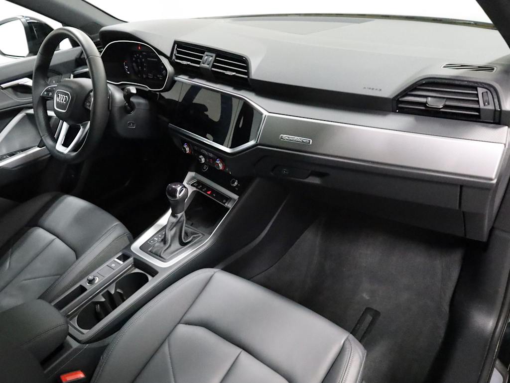 Thumbnail: 2025 Audi Q3 - 10