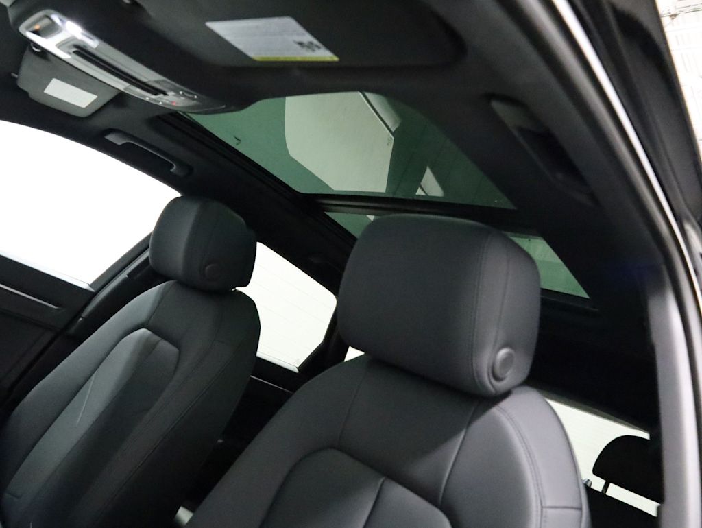 Thumbnail: 2025 Audi Q3 - 29
