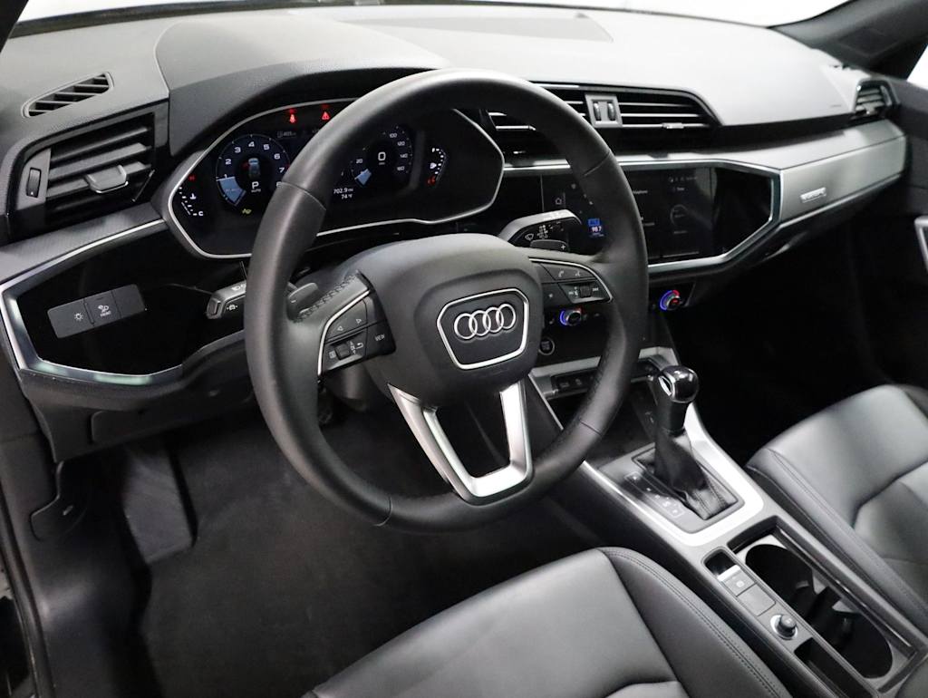 Thumbnail: 2025 Audi Q3 - 2