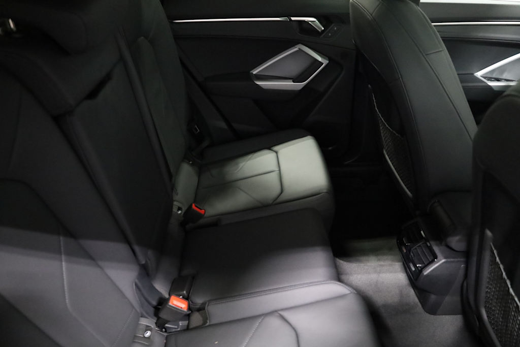 Thumbnail: 2022 Audi Q3 - 36