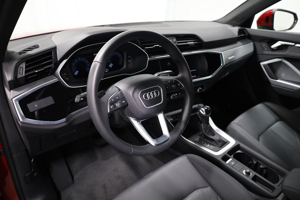 Thumbnail: 2022 Audi Q3 - 2
