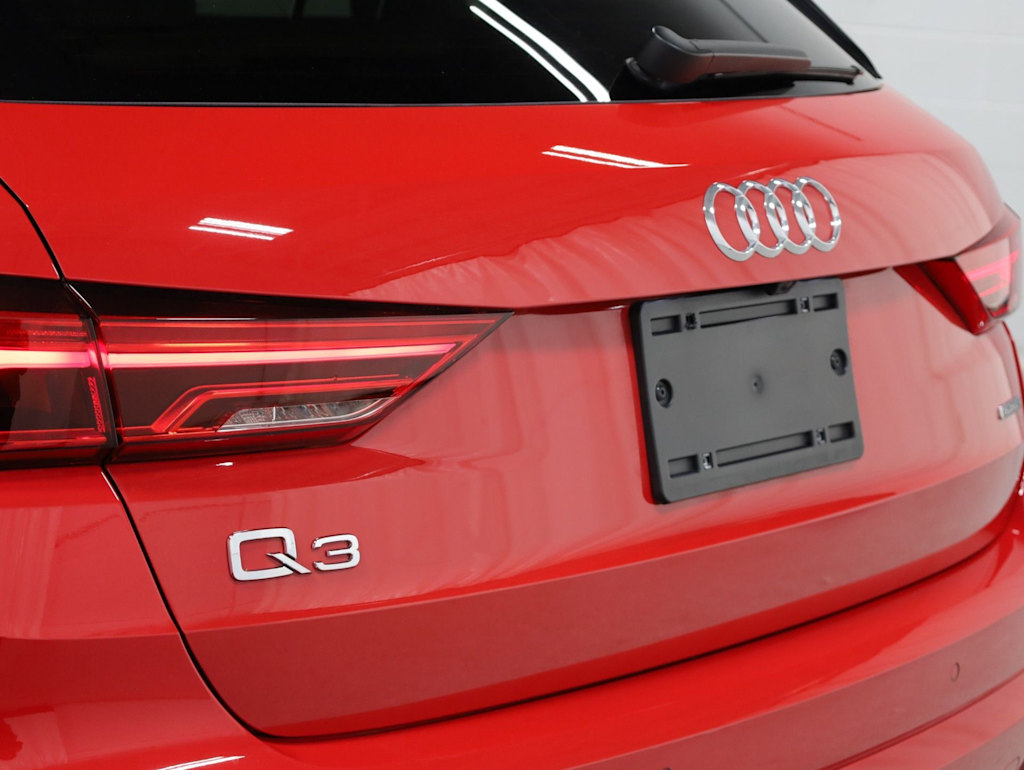 Thumbnail: 2025 Audi Q3 - 19