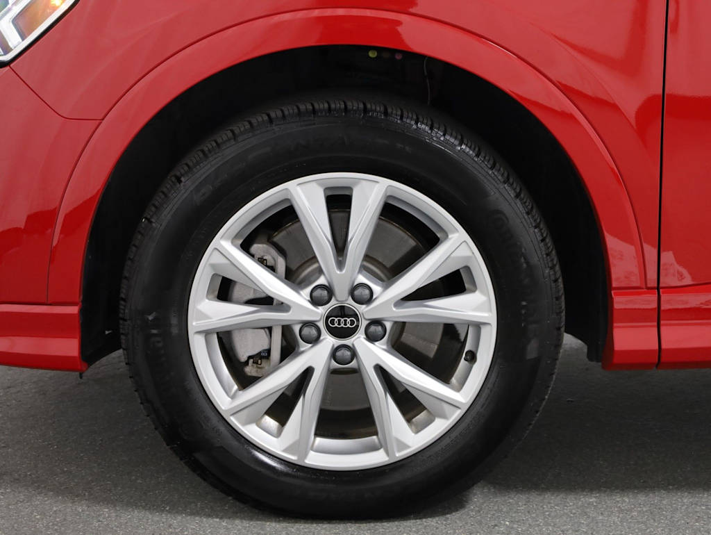 Thumbnail: 2025 Audi Q3 - 36
