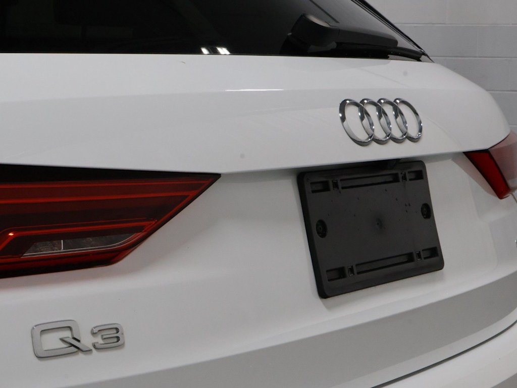 Thumbnail: 2021 Audi Q3 - 7