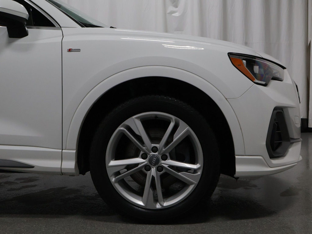 Thumbnail: 2021 Audi Q3 - 8