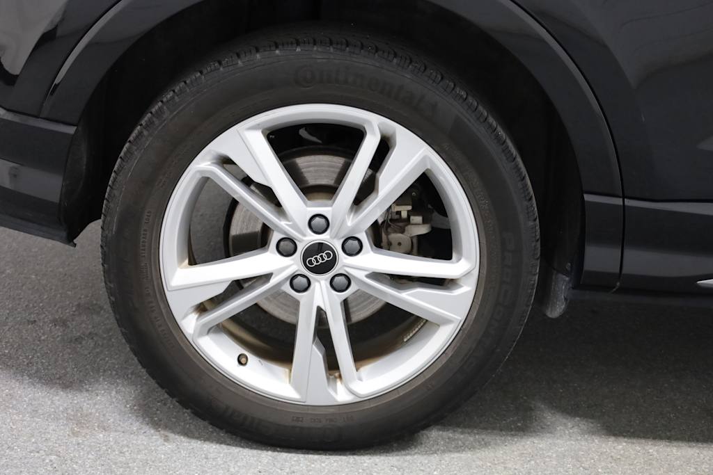 Thumbnail: 2024 Audi Q3 - 36