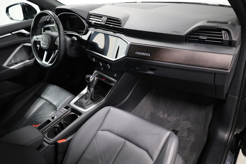 Thumbnail: 2024 Audi Q3 - 10