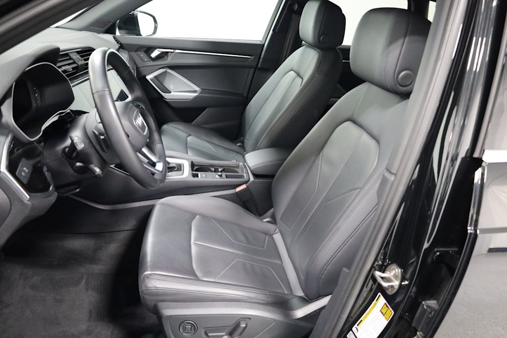 Thumbnail: 2024 Audi Q3 - 11