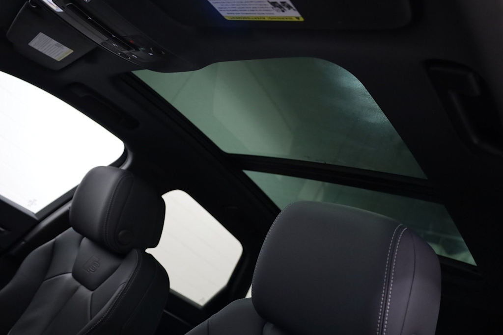 Thumbnail: 2025 Audi Q3 - 27