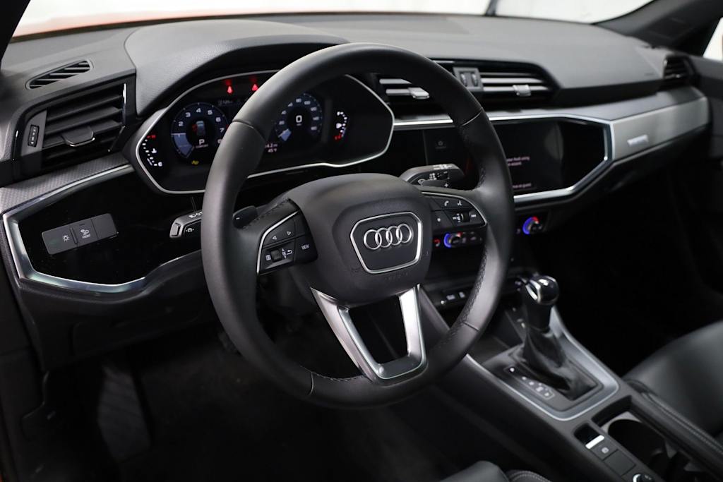 Thumbnail: 2025 Audi Q3 - 2