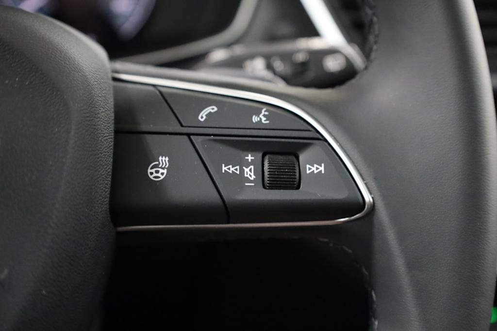 2025 Audi Q5 e Premium 32