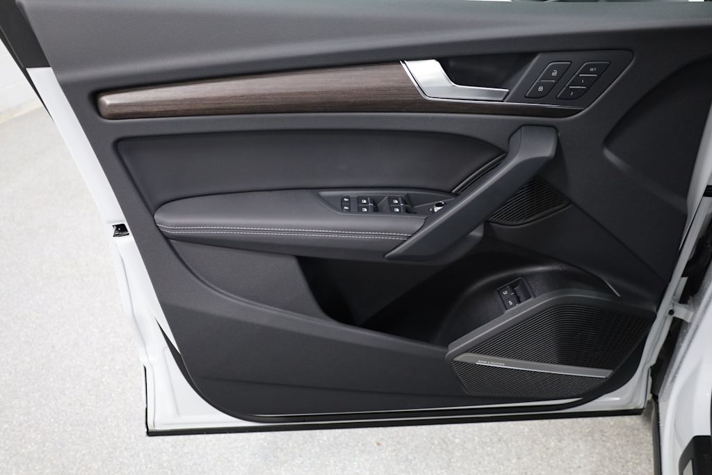 2025 Audi Q5 e Premium 27