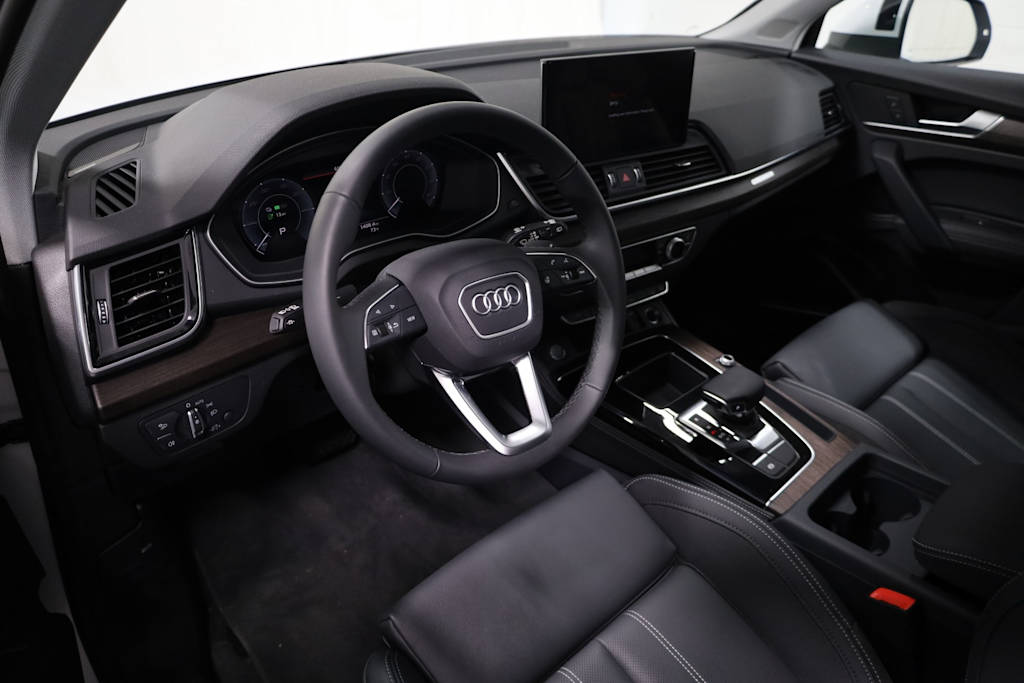 2025 Audi Q5 e Premium 2
