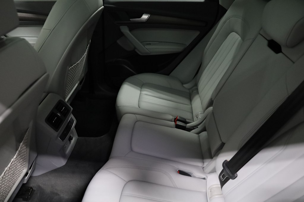 Thumbnail: 2022 Audi Q5 - 12