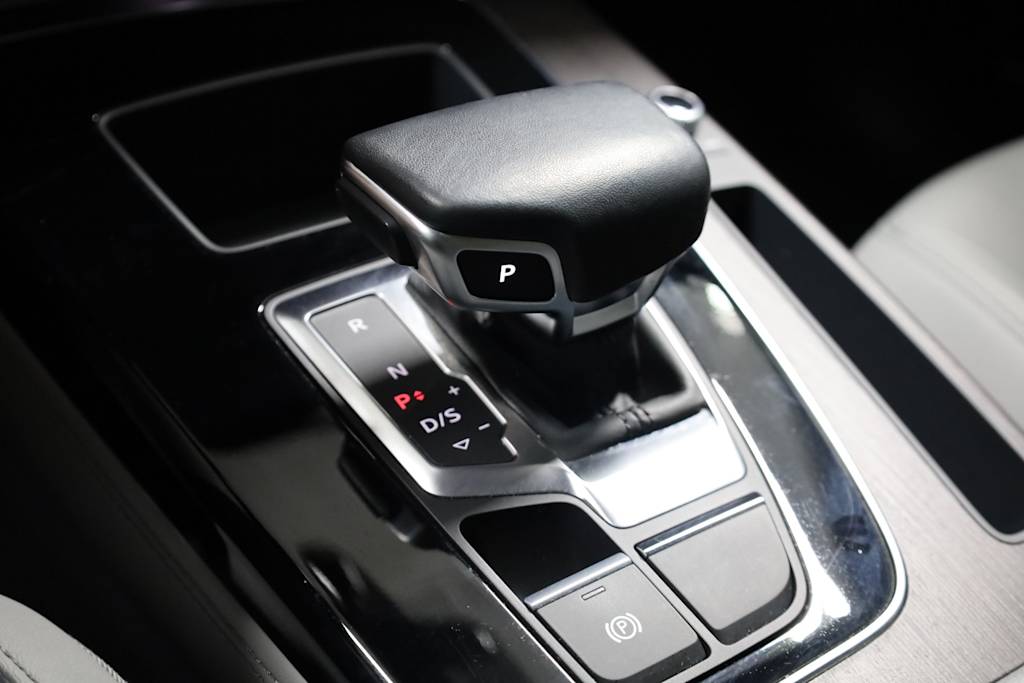 Thumbnail: 2022 Audi Q5 - 16