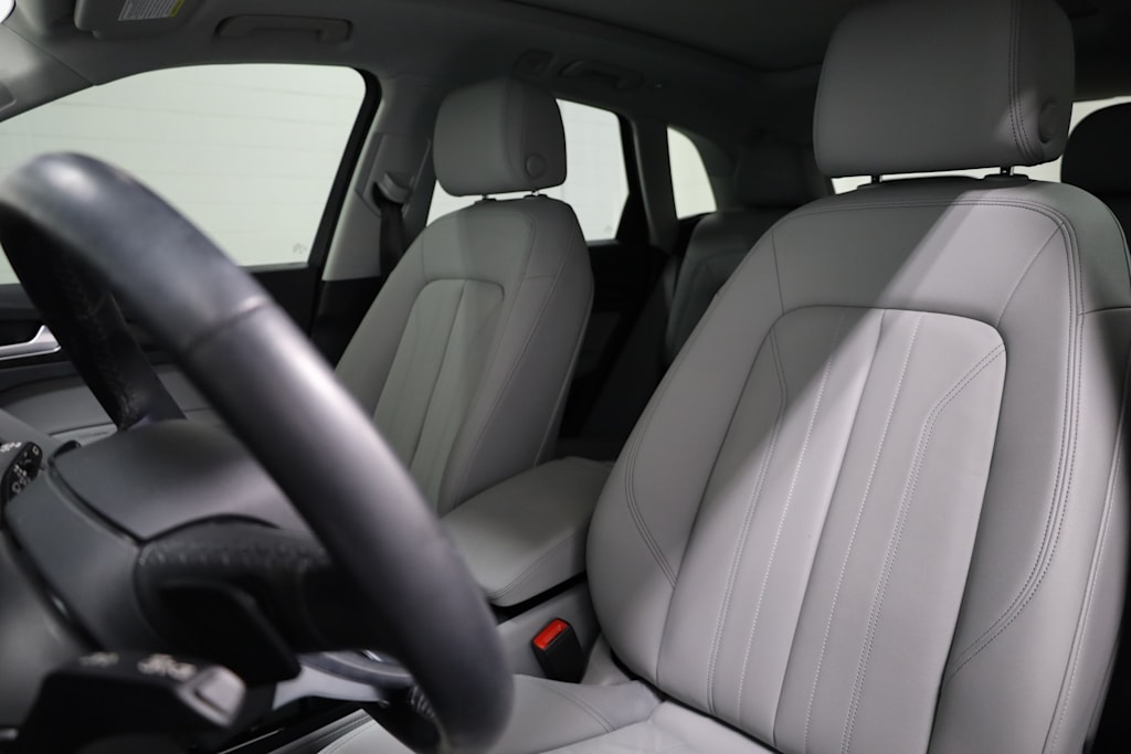 Thumbnail: 2022 Audi Q5 - 10
