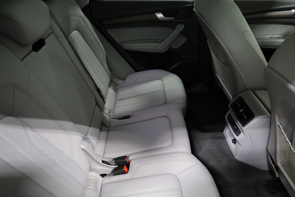 Thumbnail: 2022 Audi Q5 - 36