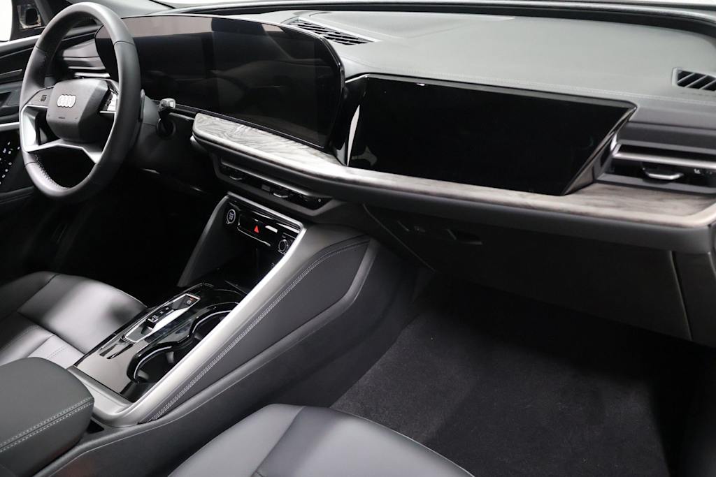 Thumbnail: 2026 Audi Q5 - 10