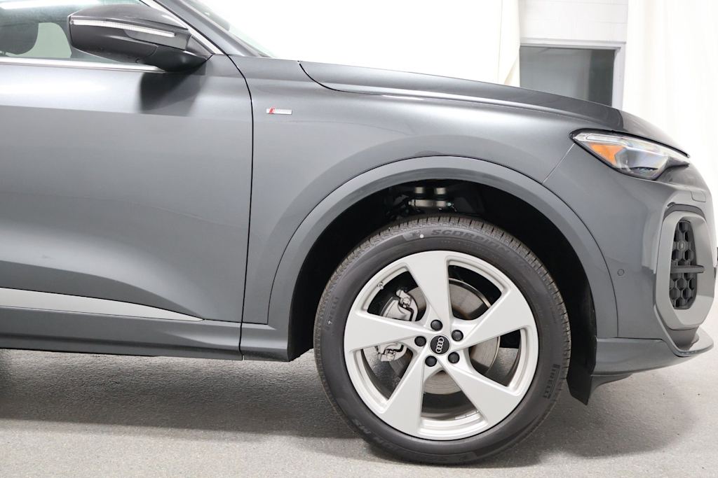 Thumbnail: 2026 Audi Q5 - 8