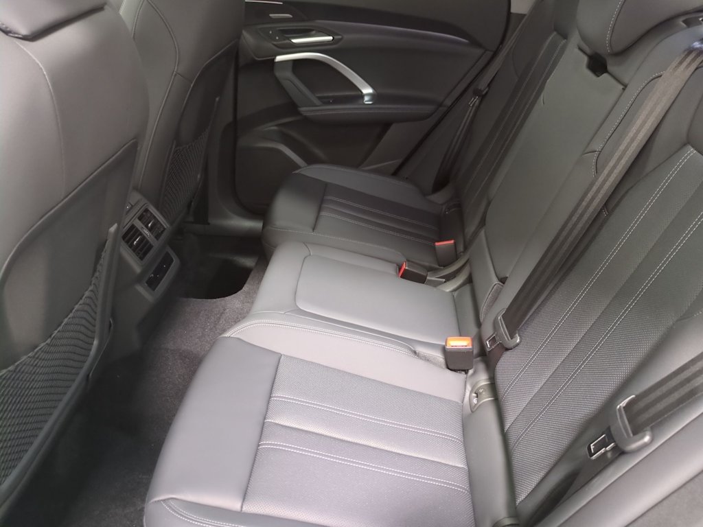 Thumbnail: 2026 Audi Q5 - 12