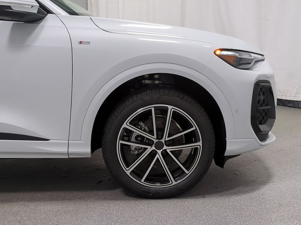 Thumbnail: 2026 Audi Q5 - 8