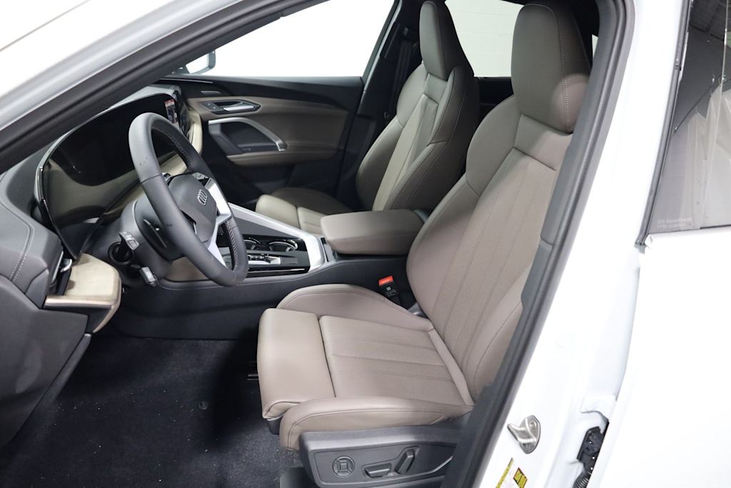 Thumbnail: 2025 Audi Q5 - 10