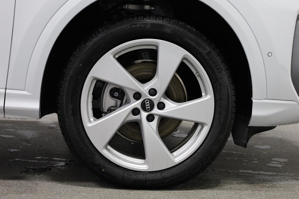 Thumbnail: 2025 Audi Q5 - 24