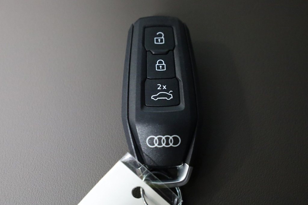 Thumbnail: 2025 Audi Q5 - 19