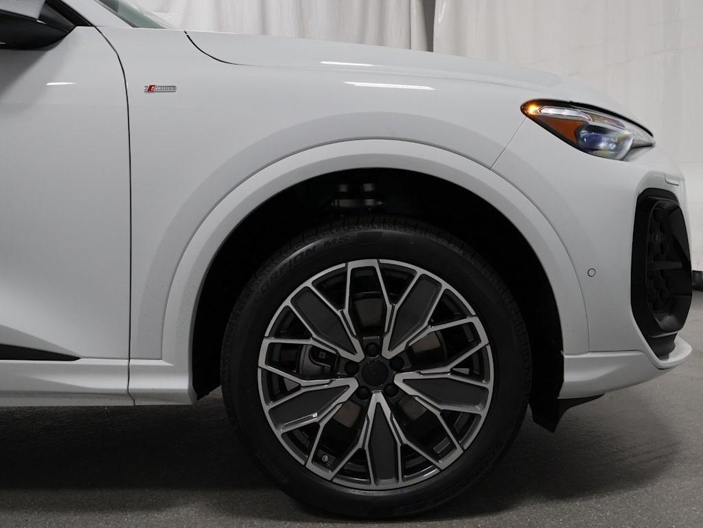 Thumbnail: 2026 Audi Q5 - 8