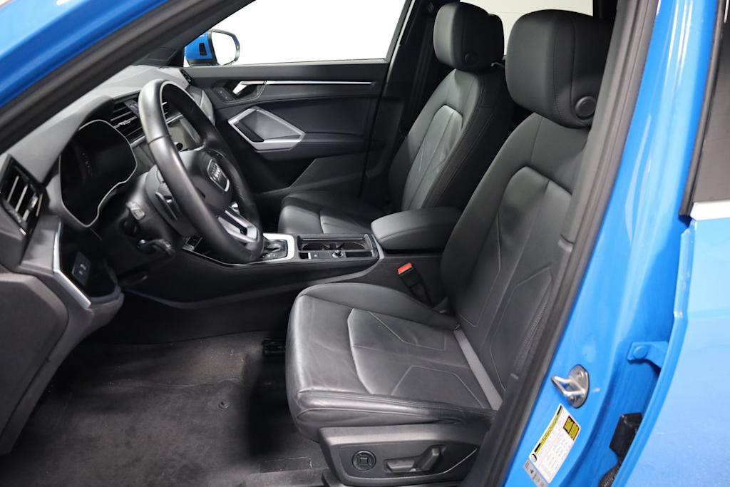 Thumbnail: 2023 Audi Q3 - 10