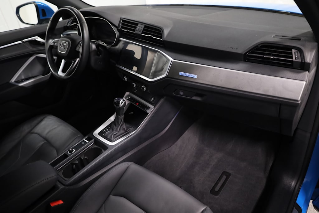 Thumbnail: 2023 Audi Q3 - 9